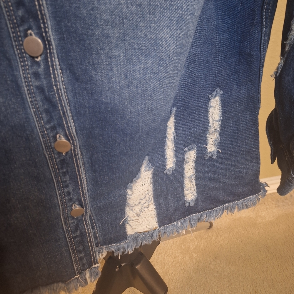 Dokotoo Blue Distressed Denim Women's Jacket/shirt. Size M.  New W Tags - Picture 6 of 7